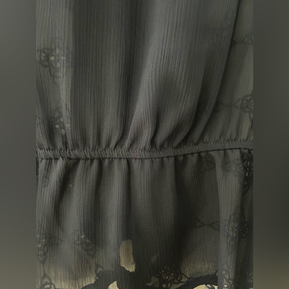 NWOT Heart Soul Navy Blue Sleeveless Button Up Ruffled Tie Top. Size Medium - Picture 6 of 10